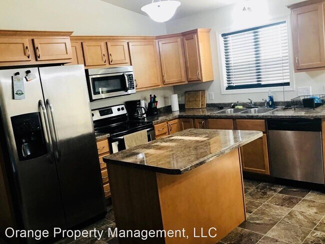 Foto del edificio - 3 br, 2 bath House - 101 8th Street
