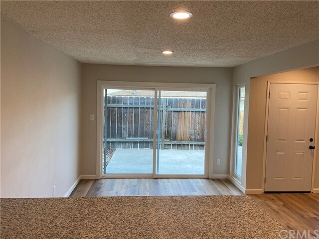 Foto del edificio - 2661 Andover Ave