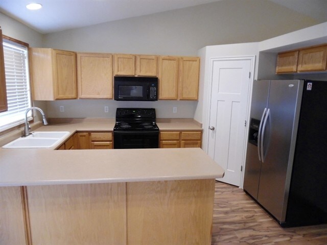 Building Photo - 950 W Longleaf Drive