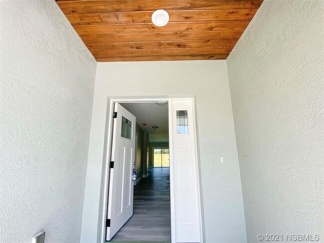 Foto del edificio - 2129 India Palm Dr