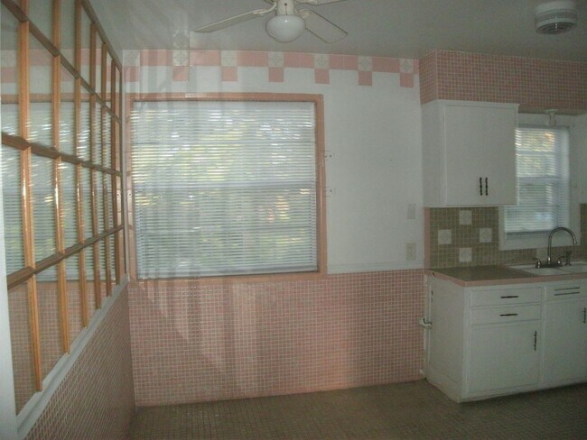 Foto del edificio - Pet friendly 2 bedroom cottage in Daytona Beach