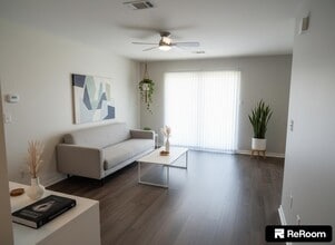 Building Photo - 6439 Oaknut Dr