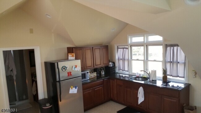 Building Photo - 39 Felmley Rd