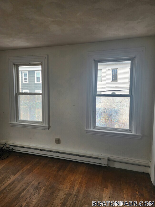 Building Photo - 49 Everett St