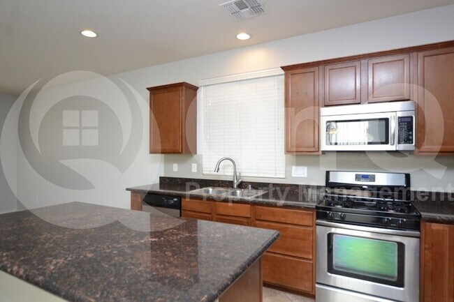 Foto del edificio - 3523 E Tyson St