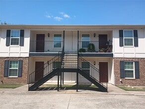 Building Photo - 620 Race St