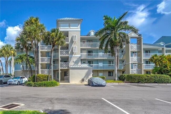 Building Photo - 40 NE Plantation Rd