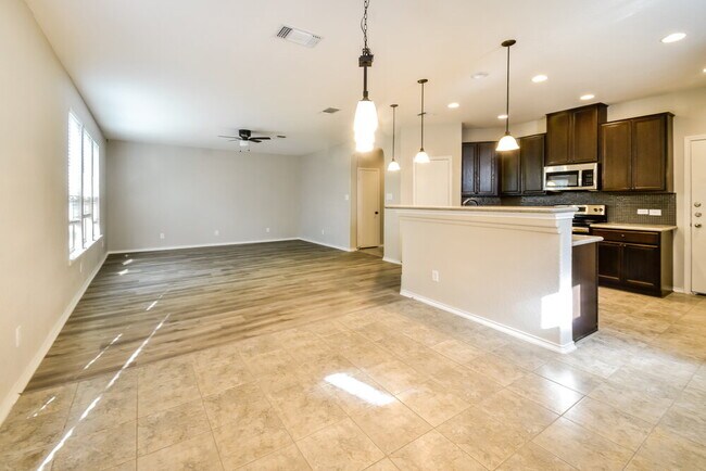 Foto del edificio - 6839 Loma Blanca