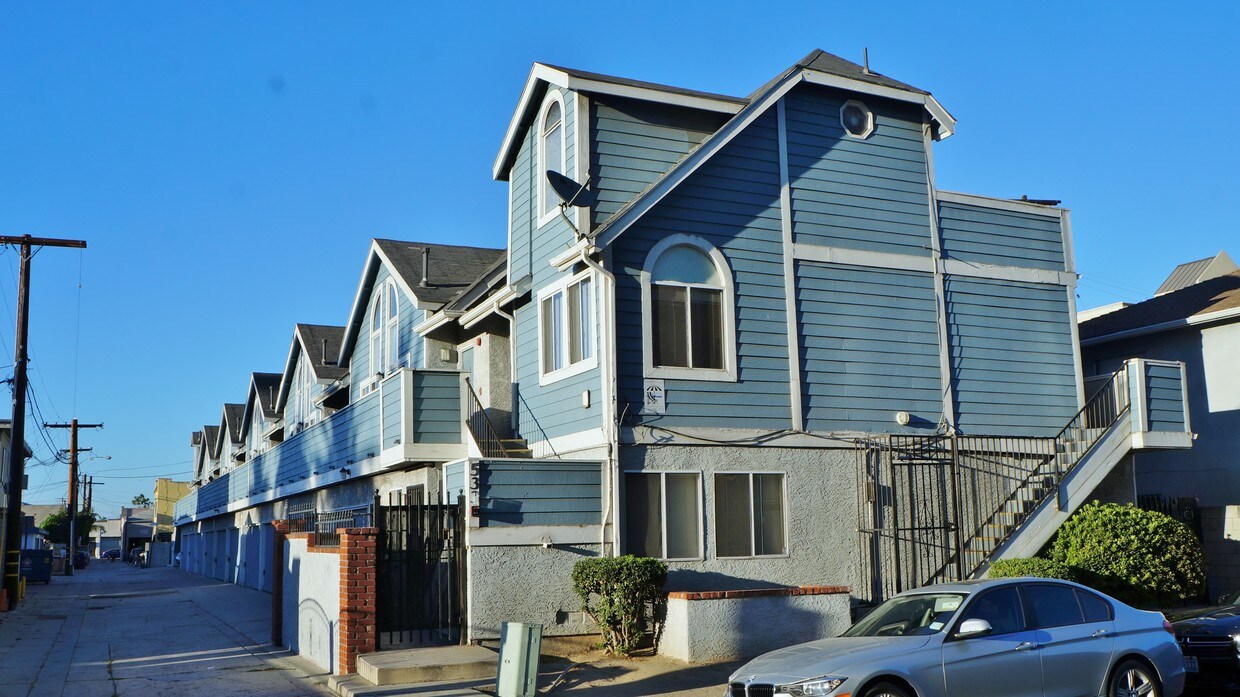 Foto principal - 533 E 11th Street