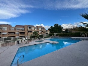 Building Photo - 2050 S 1400 E