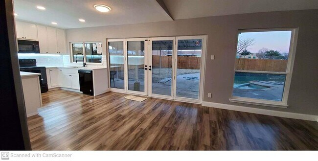 Building Photo - 2015 Brentwood Ln