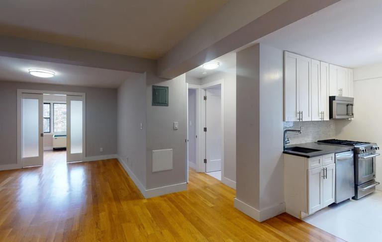 Foto principal - 324 E 54th St