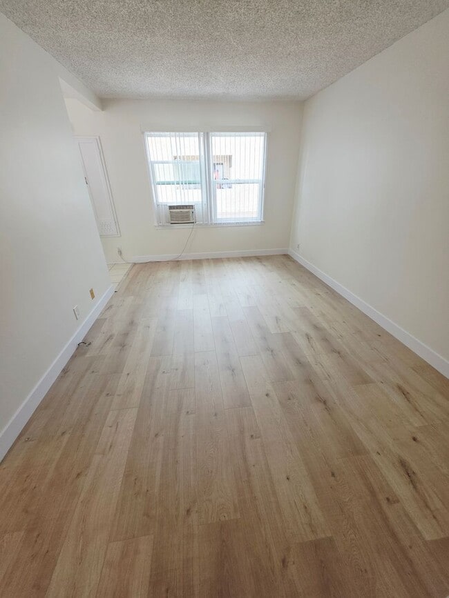 Foto del edificio - 1123 Linden Ave