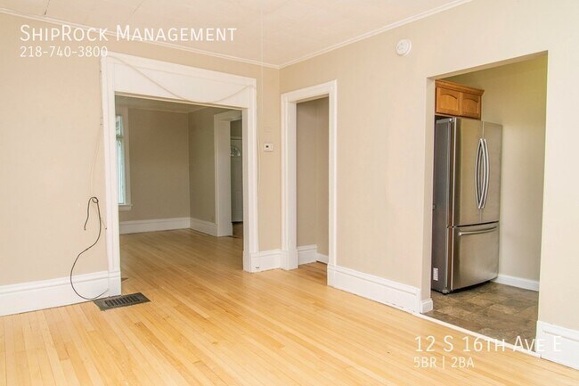 Foto del edificio - 12 S 16th Ave E