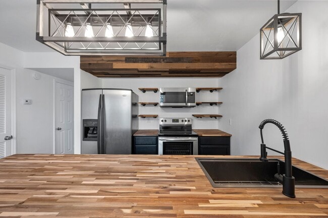 2 bed 1.5 bath townhome for rent in Brentw... - 2 bed 1.5 bath townhome for rent in Brentw...