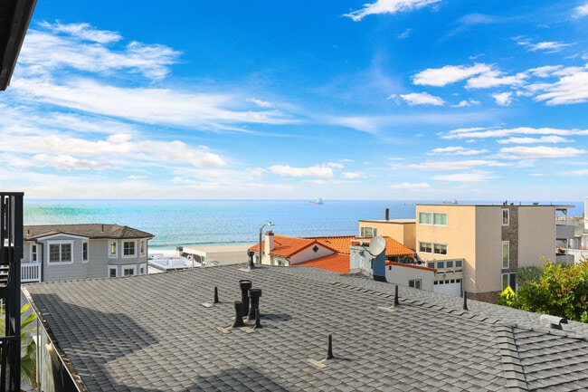 Building Photo - 3216 Manhattan Ave