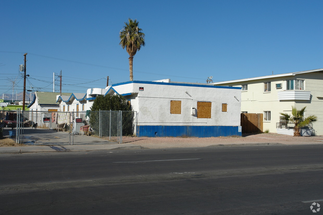 Building Photo - J & S Studio Apartments