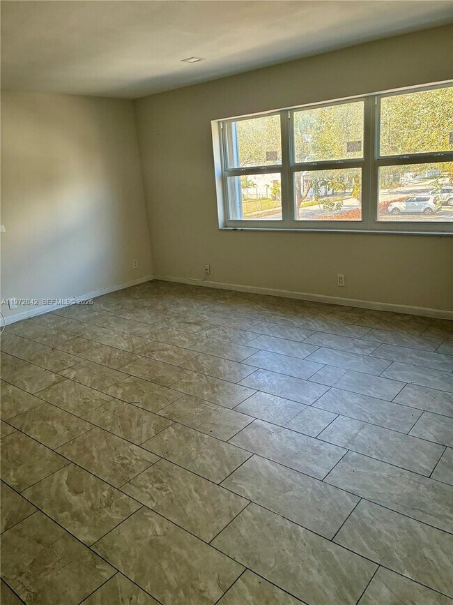 Foto del edificio - 1958 Monroe St