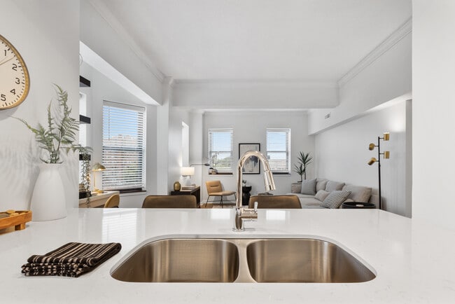 Plano de planta Kennedy actualizado - The Marott Apartments