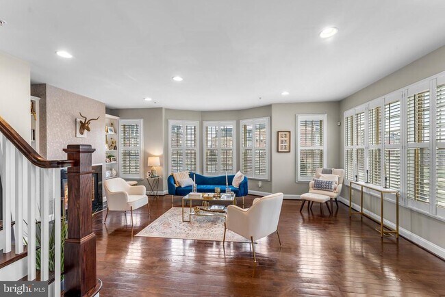 Foto del edificio - 726 River Mist Dr