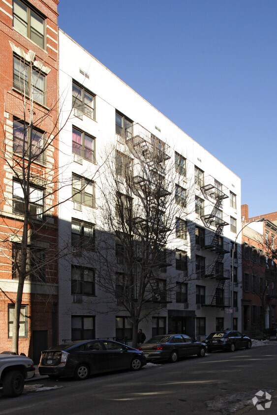 112 Sullivan Street - 112 Sullivan St
