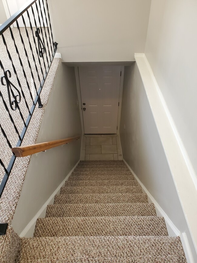 Building Photo - 5526 Humbert Rd