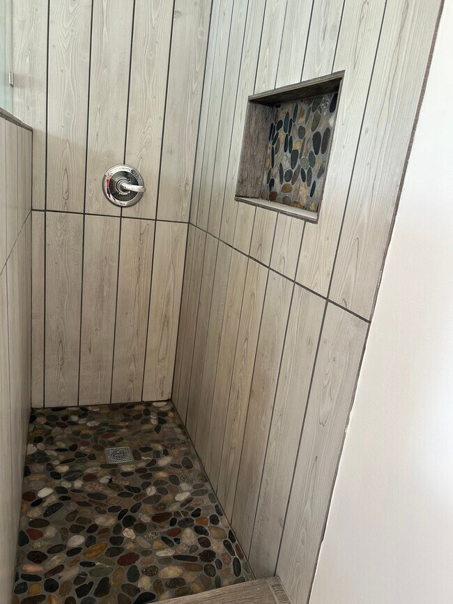 Foto del edificio - 1709 Furey Dr