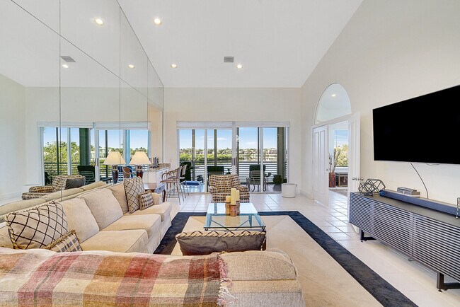 Building Photo - 2703 Captains Way