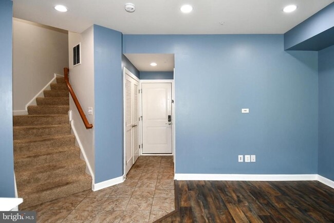 Building Photo - 409 Hydrangea Place