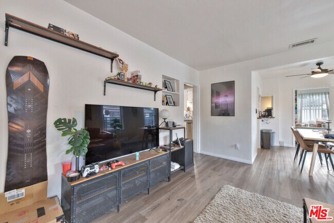 Foto del edificio - 4905 Coolidge Ave