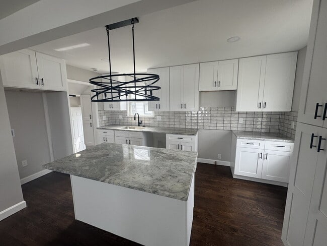 Building Photo - Spacious 3-Bed, 2-Bath Home in Berkley