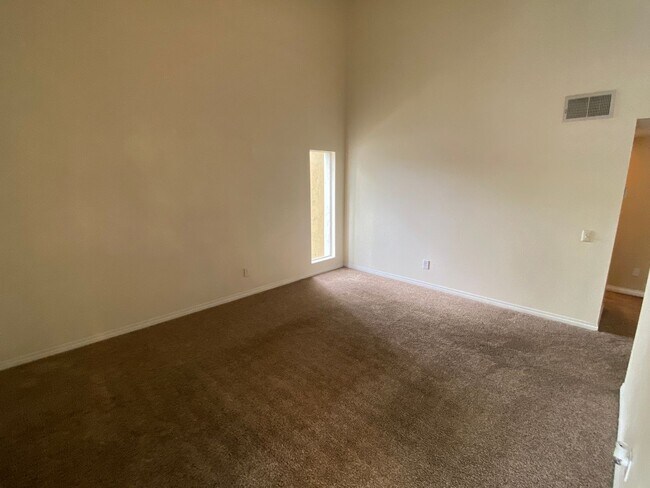 Foto del edificio - Rancho Bernardo Waterbridge Condos