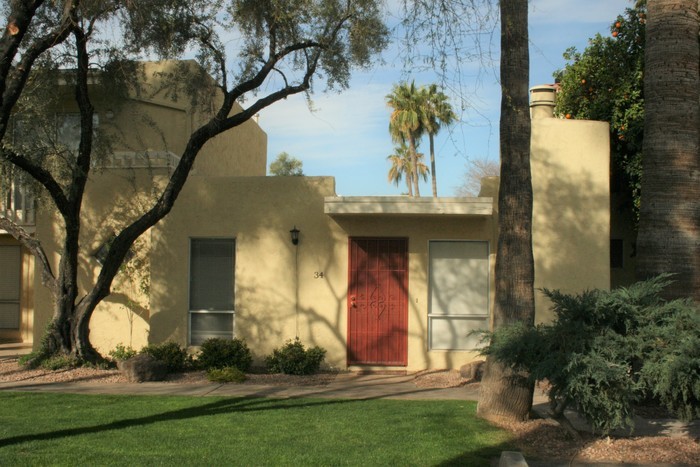 Primary Photo - Charming 2bed/2bath patio home