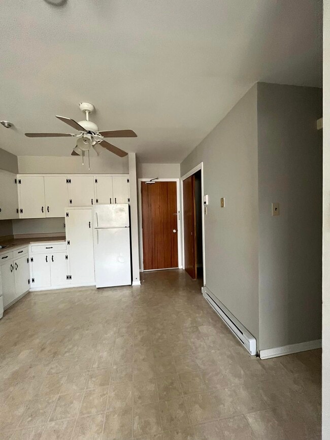 Building Photo - 615 Chalmers Ct