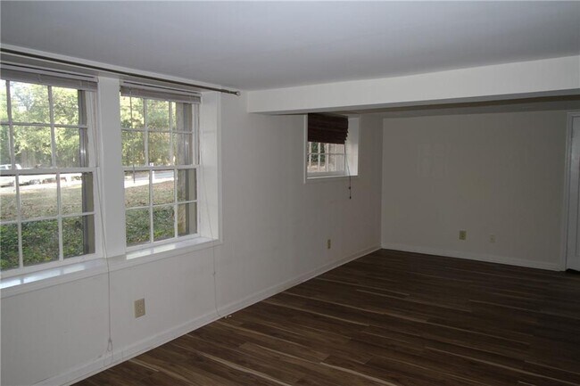 Foto del edificio - 2054 E Roxboro Rd NE