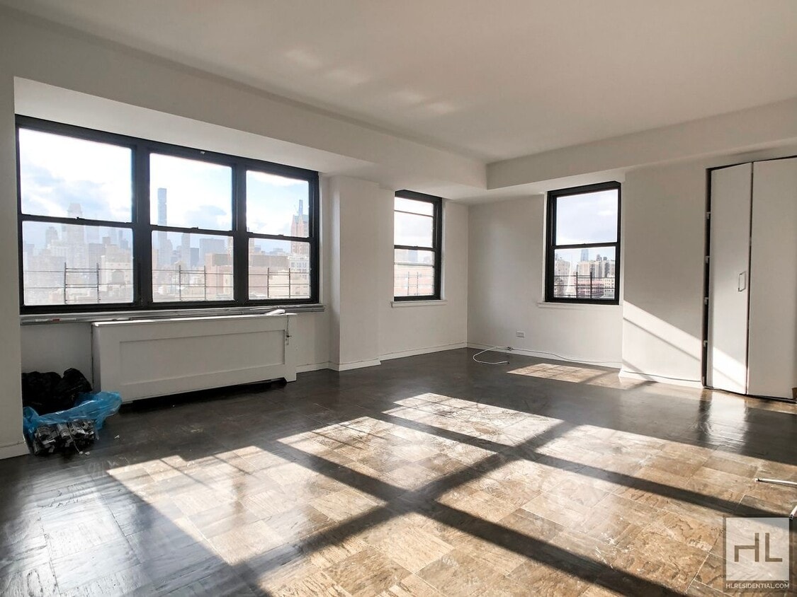 Foto principal - East 82nd Street