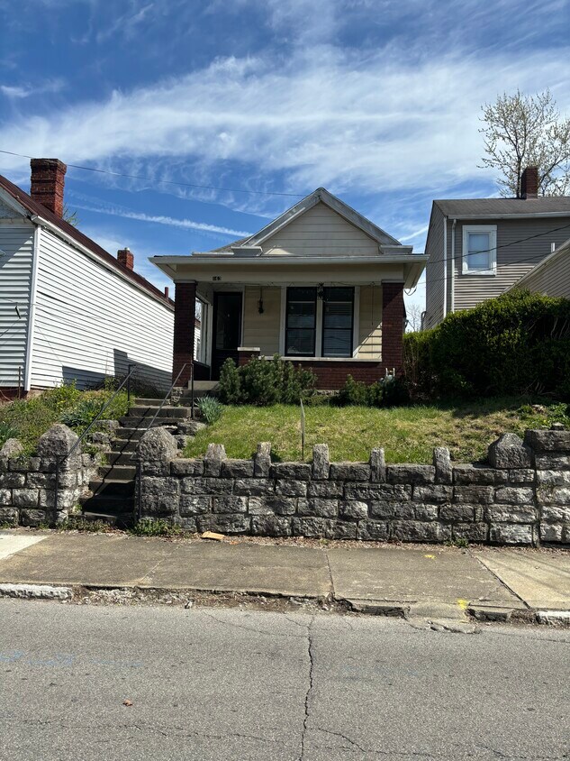 Primary Photo - 163 Pope St
