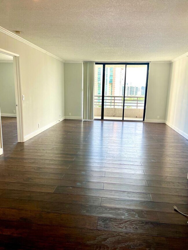 Foto del edificio - 3300 NE 191st St