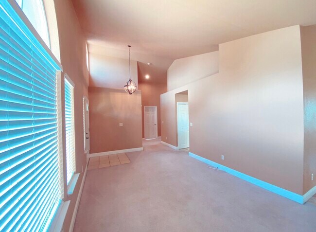 Building Photo - 80 Falconi Way