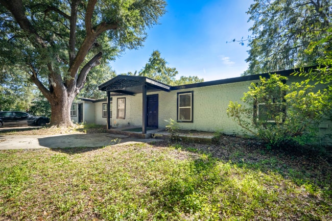 Foto del edificio - 304 Bernard Rd