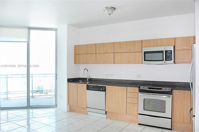 Foto del edificio - 350 S Miami Ave