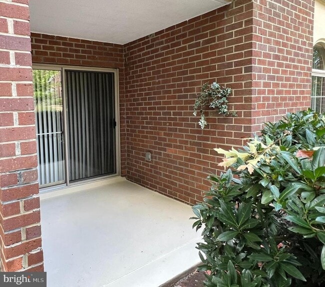 Foto del edificio - 3322 Woodburn Village Dr