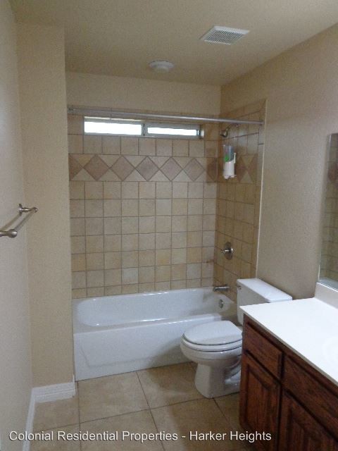 Building Photo - 4 br, 3.5 bath House - 3933 Bella Vista Loop