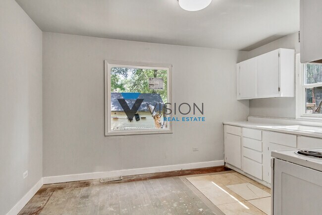 Building Photo - 265 7th St