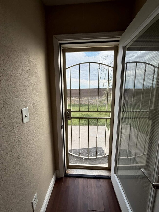 Building Photo - 14036 Volcanic Rock Dr