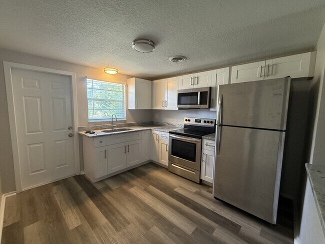 Building Photo - 615 Osceola Rd