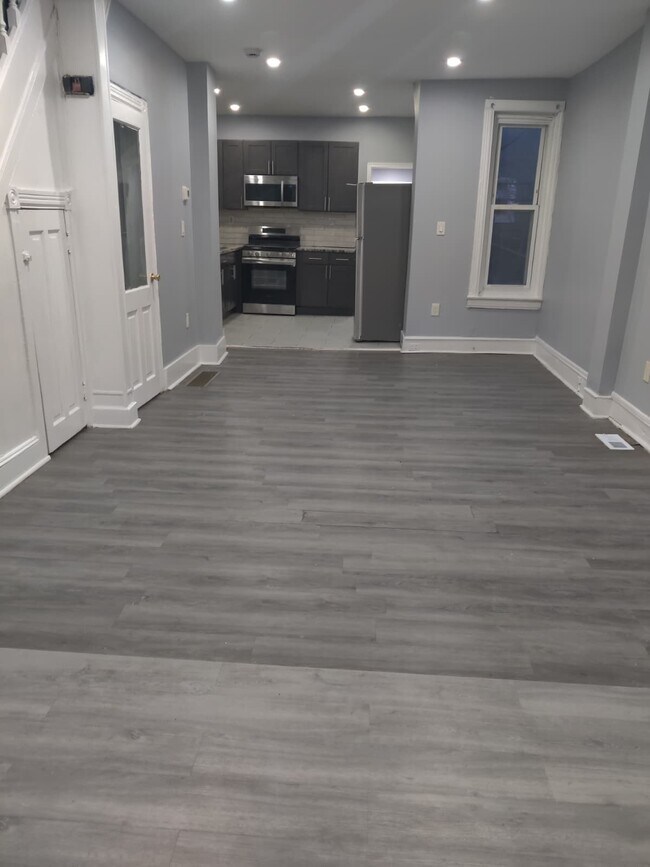 Building Photo - 135 N 51st St