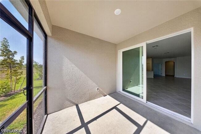 Building Photo - 20559 Hazelnut Ct S