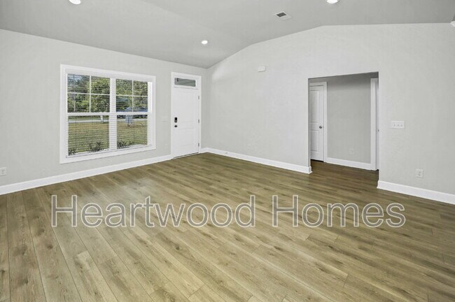 Foto del edificio - 6640 Satchelford Rd