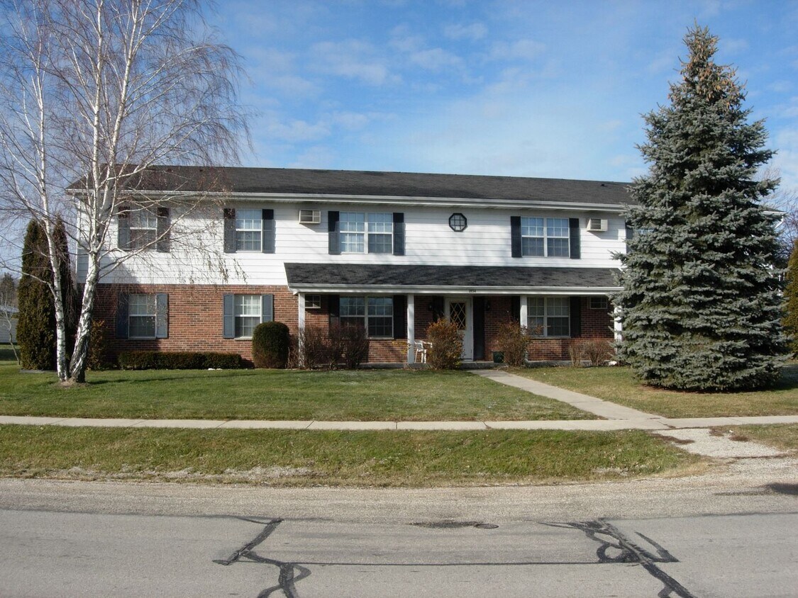 1934 Sylvan Apartment for Rent in West Bend, WI